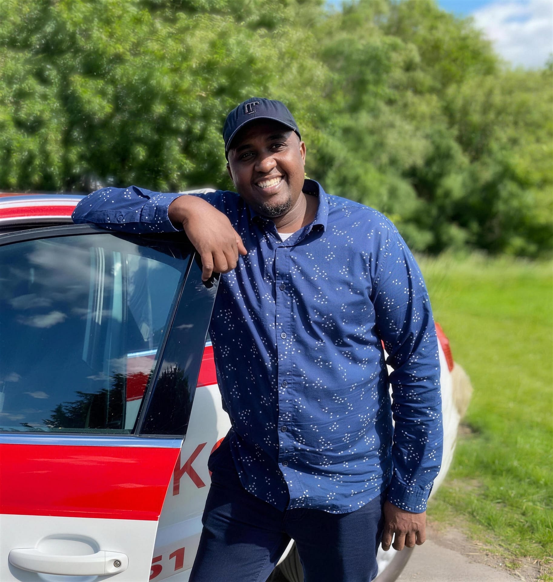 Abdi, ejer og kørelærer, ved A2B skolevognen
